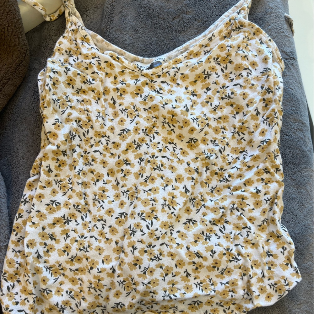 Abercrombie women’s flowy summer tank